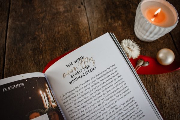 Adventskalenderbuch:  Der Freude die Türen öffnen (Gebunden) + Karte – Bild 3